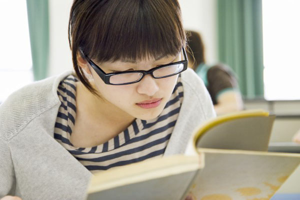 我们是一家人中考满分作文_坐井观天中考满分作文